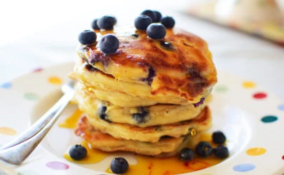 3x recept na Brunch – Lívance, Vejce Benedikt a Smoothie