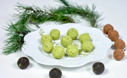 Nepečené matcha kuličky